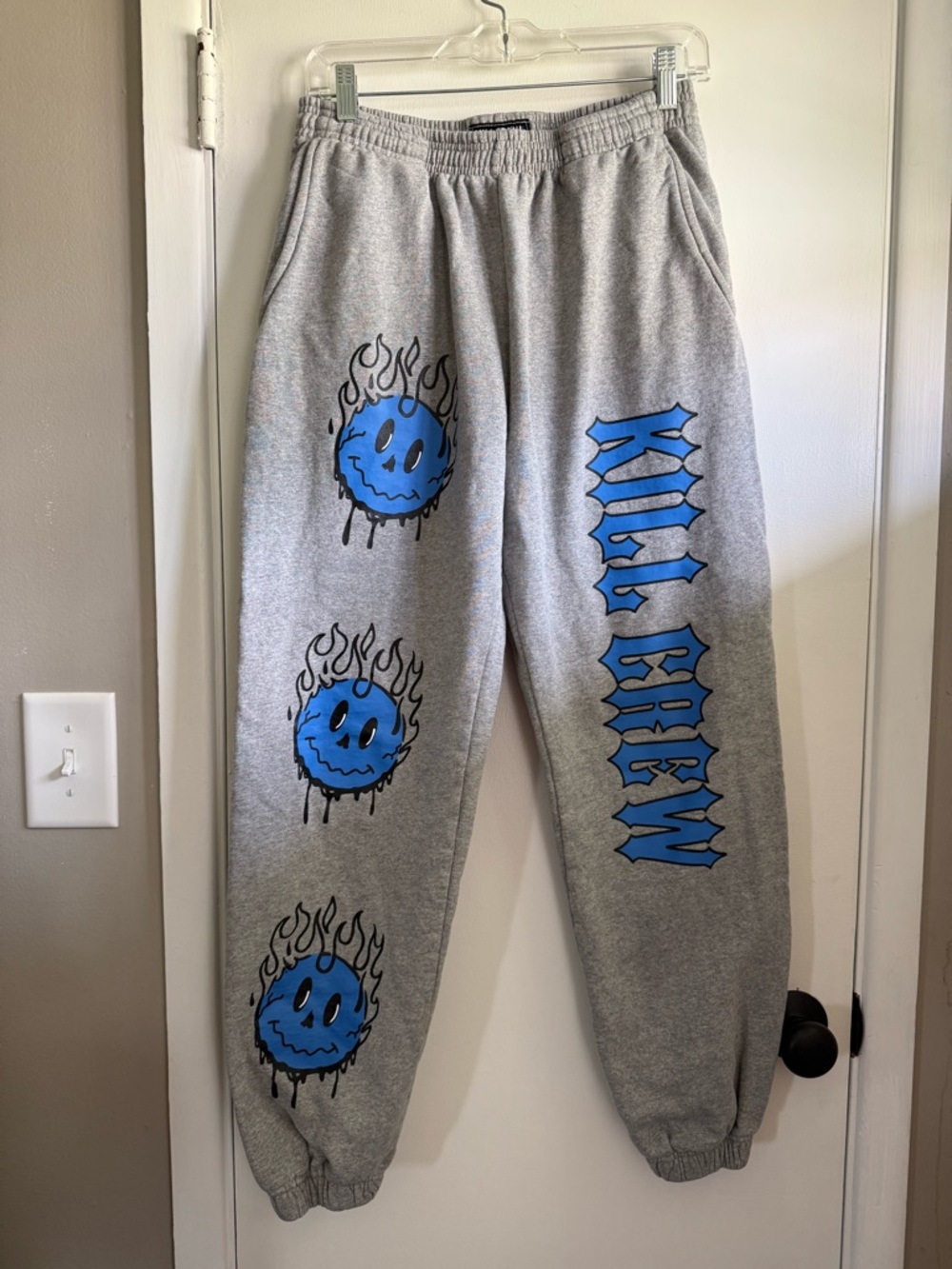 Kill Crew Heavyweight Luxe Sweatpant Joggers with Blue Smiley Graphics, Medium